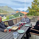 Familyfriendly-modern, In The Fishingtown Stamsund, With Sauna And Jacuzzi Apartmán Stamsund