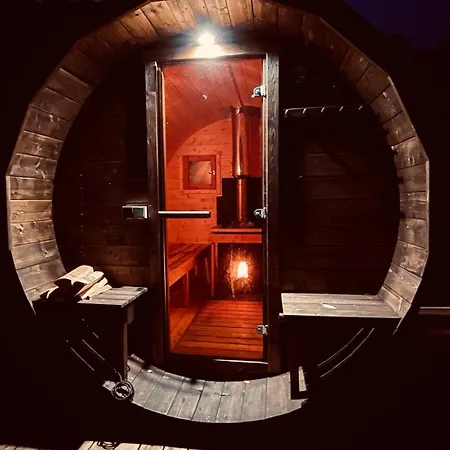 Familyfriendly-modern, In The Fishingtown Stamsund, With Sauna And Jacuzzi *