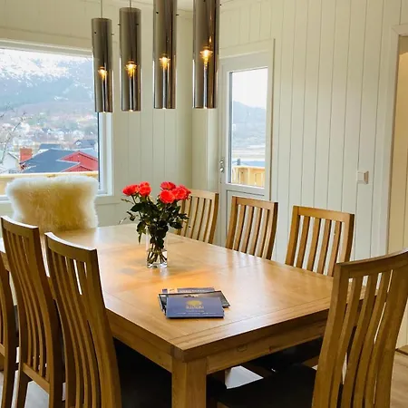 Apartment Familyfriendly-modern, In The Fishingtown Stamsund, With Sauna And Jacuzzi