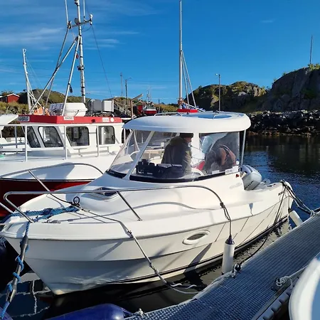 Familyfriendly-modern, In The Fishingtown Stamsund, With Sauna And Jacuzzi 斯塔姆松