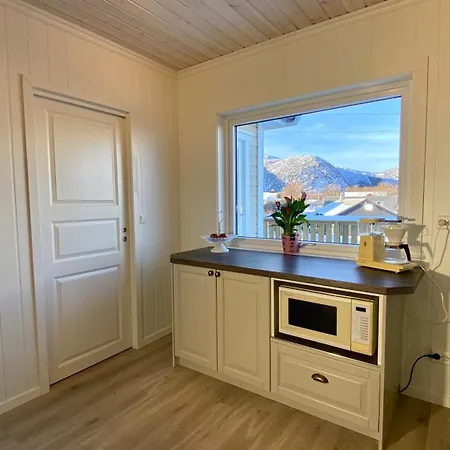 Familyfriendly-modern, In The Fishingtown Stamsund, With Sauna And Jacuzzi *