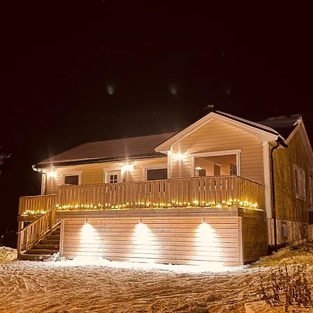 Familyfriendly-modern, In The Fishingtown Stamsund, With Sauna And Jacuzzi * סטמסונד