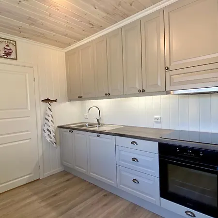 Familyfriendly-modern, In The Fishingtown Stamsund, With Sauna And Jacuzzi