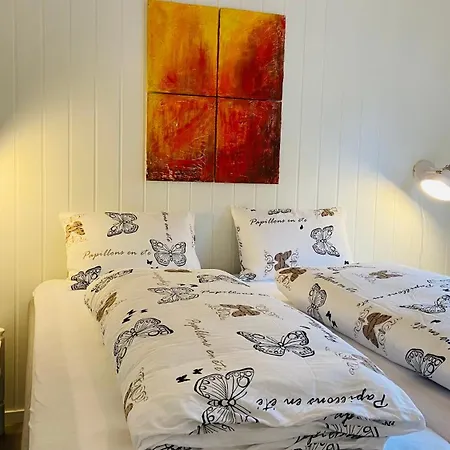 Lejlighed Familyfriendly-modern, In The Fishingtown Stamsund, With Sauna And Jacuzzi Stamsund