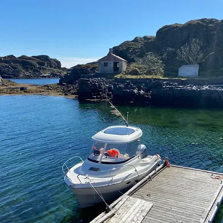 Familyfriendly-modern, In The Fishingtown Stamsund, With Sauna And Jacuzzi * Stamsund