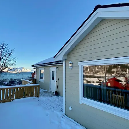 Familyfriendly-modern, In The Fishingtown Stamsund, With Sauna And Jacuzzi