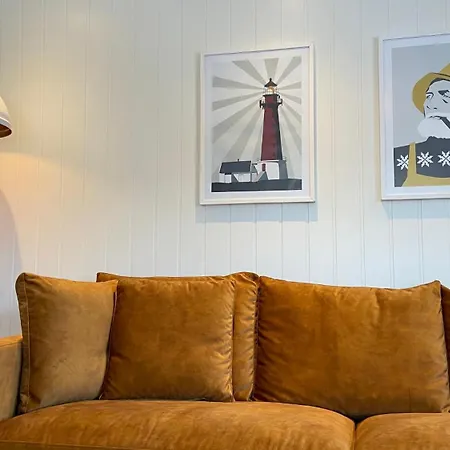 Familyfriendly-modern, In The Fishingtown Stamsund, With Sauna And Jacuzzi Apartmán