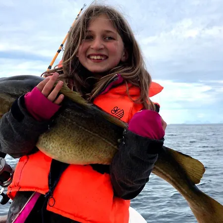 Lejlighed Familyfriendly-modern, In The Fishingtown Stamsund, With Sauna And Jacuzzi *