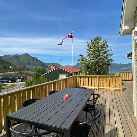 Apartment Familyfriendly-modern, In The Fishingtown Stamsund, With Sauna And Jacuzzi