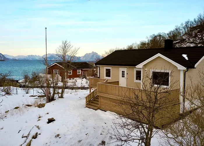 Familyfriendly-modern, In The Fishingtown Stamsund, With Sauna And Jacuzzi * סטמסונד