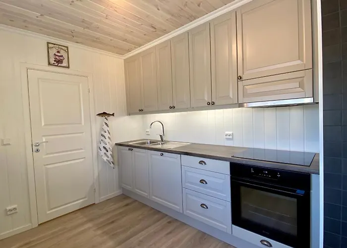 Familyfriendly-modern, In The Fishingtown Stamsund, With Sauna And Jacuzzi
