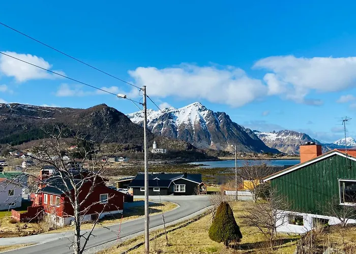 Familyfriendly-modern, In The Fishingtown Stamsund, With Sauna And Jacuzzi Apartment