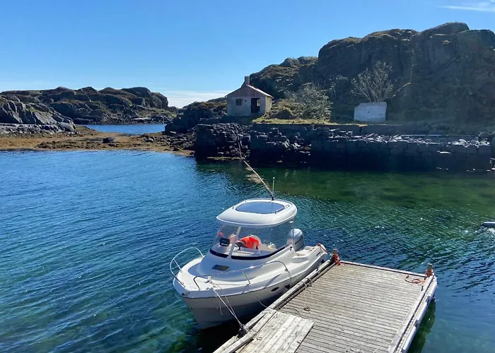 Familyfriendly-modern, In The Fishingtown Stamsund, With Sauna And Jacuzzi * סטמסונד