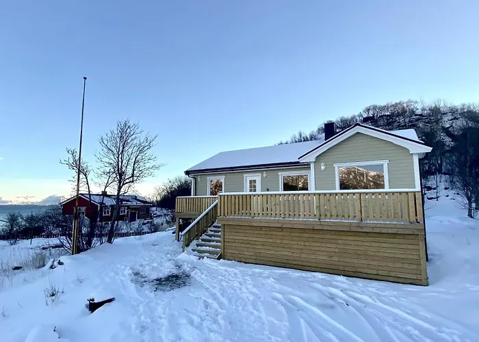 Familyfriendly-modern, In The Fishingtown Stamsund, With Sauna And Jacuzzi Stamsund