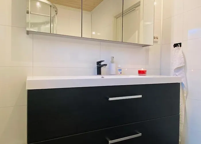 Familyfriendly-modern, In The Fishingtown Stamsund, With Sauna And Jacuzzi