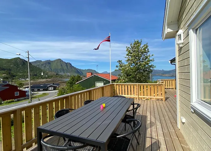Apartment Familyfriendly-modern, In The Fishingtown Stamsund, With Sauna And Jacuzzi