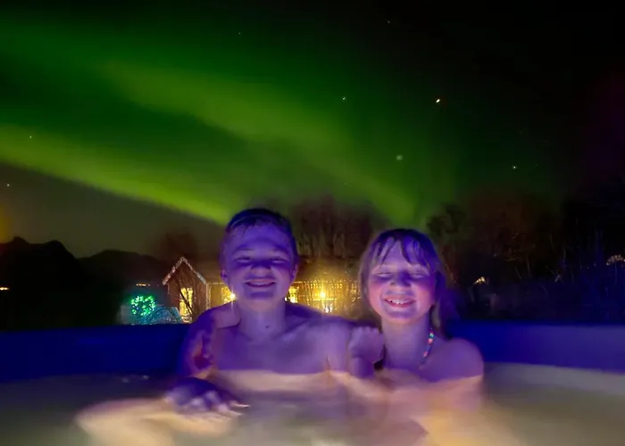 Familyfriendly-modern, In The Fishingtown Stamsund, With Sauna And Jacuzzi Apartment *