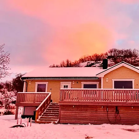 Familyfriendly-modern, In The Fishingtown Stamsund, With Sauna And Jacuzzi * Stamsund