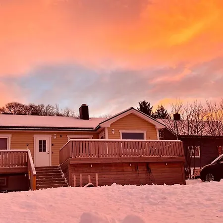 Familyfriendly-modern, In The Fishingtown Stamsund, With Sauna And Jacuzzi Apartmán Stamsund