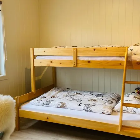 Familyfriendly-modern, In The Fishingtown Stamsund, With Sauna And Jacuzzi Leilighet *